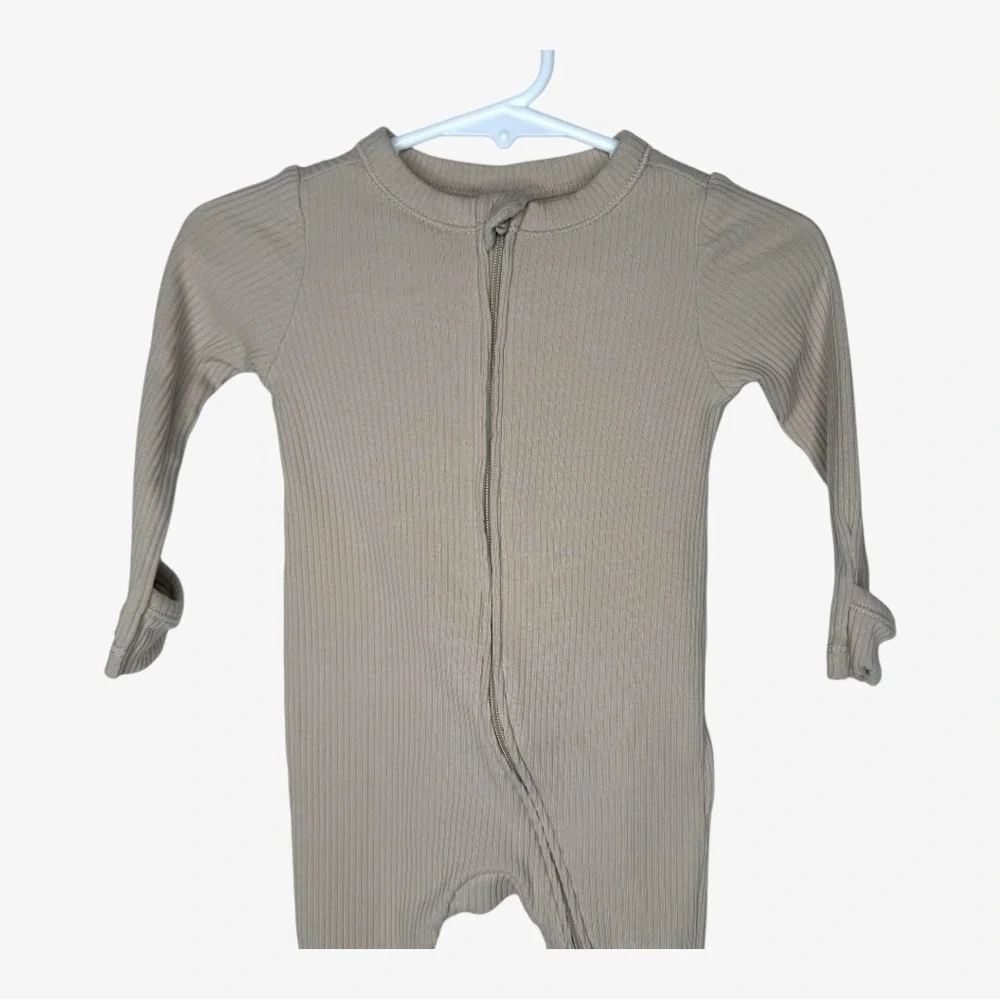 Old Navy Unisex Sleep & Play 2-Way-Zip Footed One-Piece Ribbed Tan
